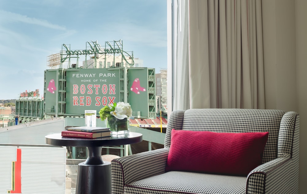 Hotel Commonwealth — Hotel rooms in Boston, Massachusetts