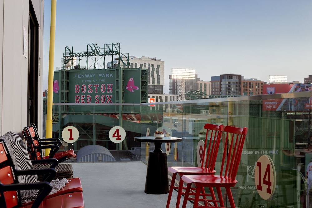Hotel Commonwealth — Restaurant & bars in Boston, Massachusetts