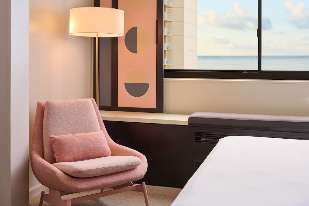 Hotel Renew — Hotel rooms in Honolulu, Hawaii
