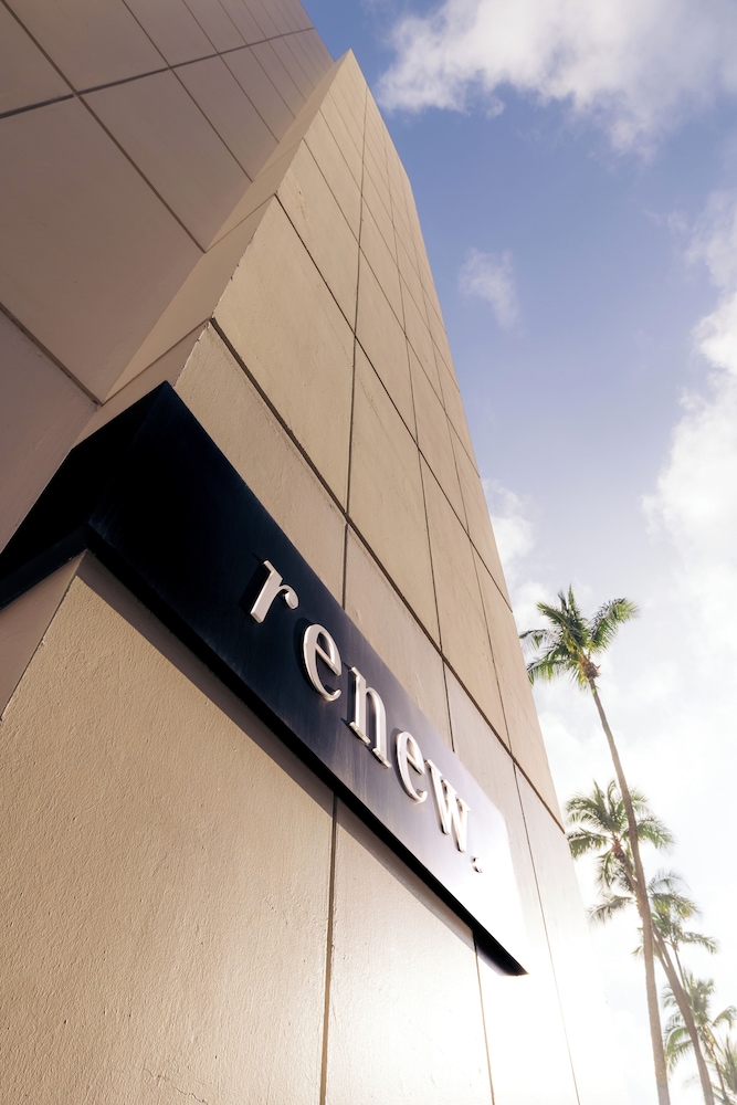 Hotel Renew — Hotel building in Honolulu, Hawaii