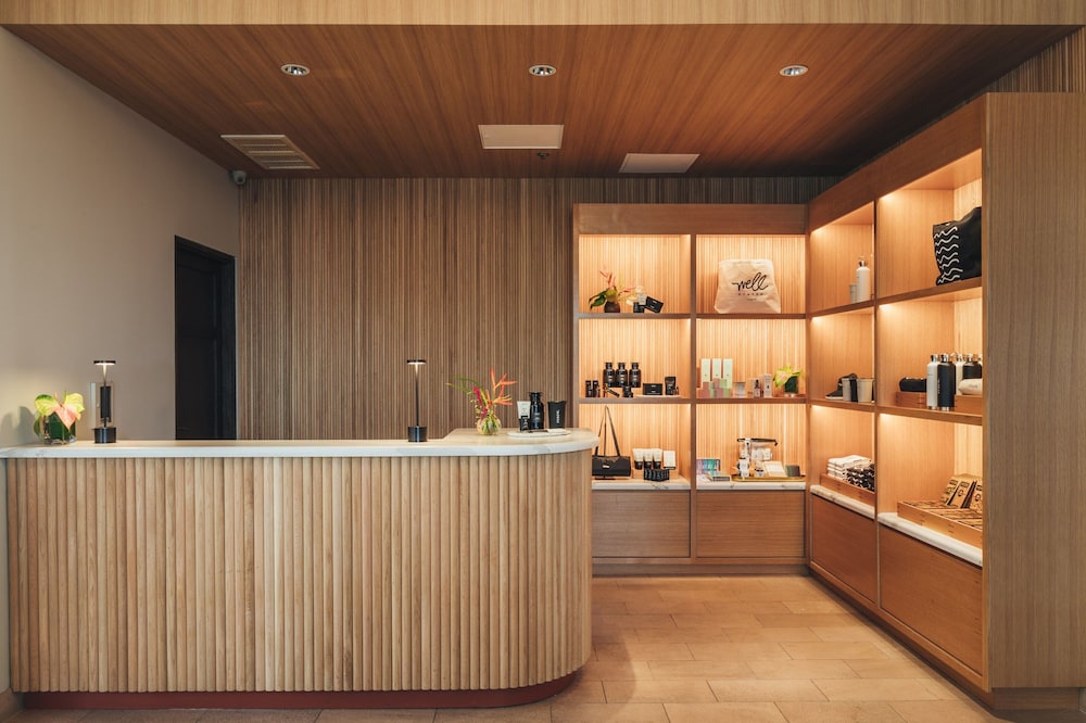 Hotel Renew — Spa in Honolulu, Hawaii