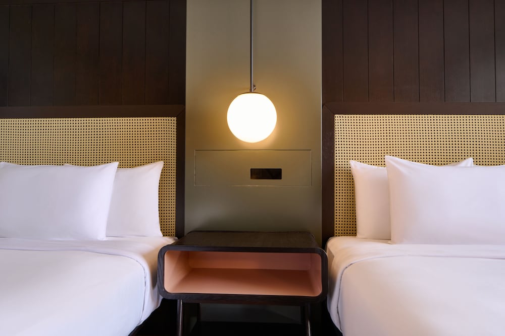 Hotel Renew — Hotel rooms in Honolulu, Hawaii