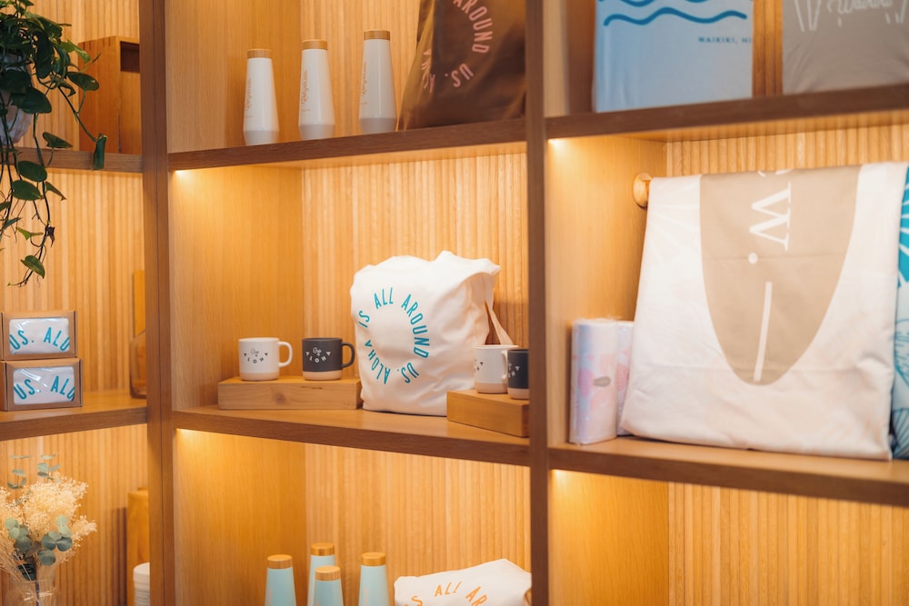 Hotel Renew — Hotel building in Honolulu, Hawaii