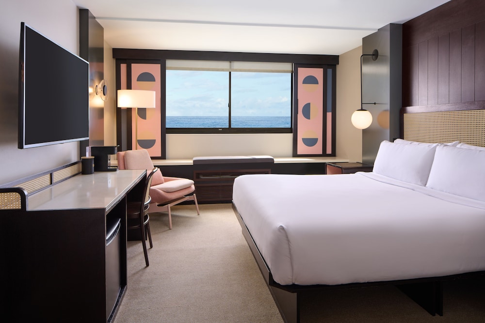 Hotel Renew — Hotel rooms in Honolulu, Hawaii