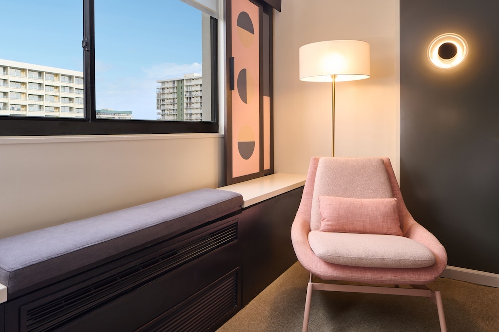 Hotel Renew — Hotel rooms in Honolulu, Hawaii