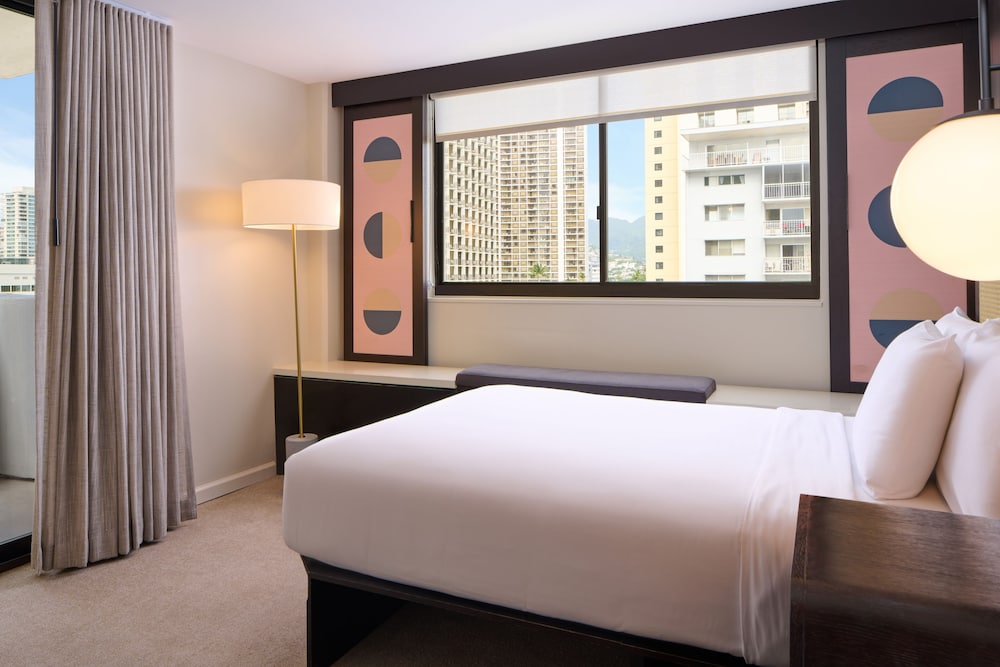 Hotel Renew — Hotel rooms in Honolulu, Hawaii