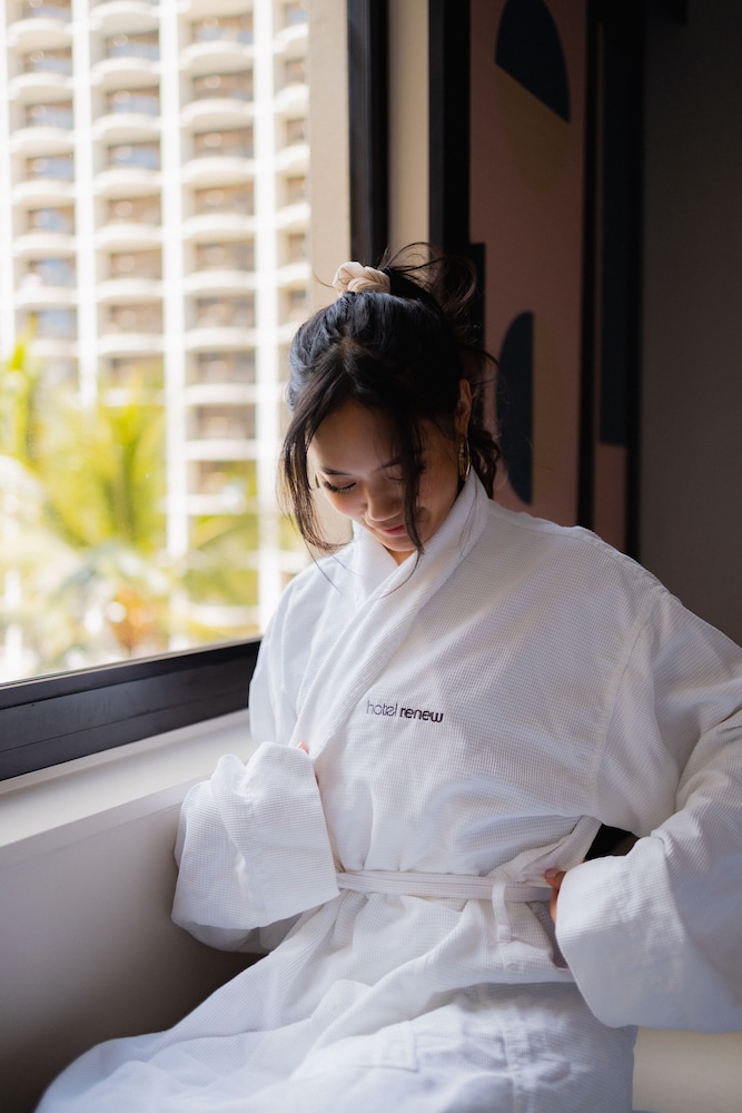 Hotel Renew — Hotel rooms in Honolulu, Hawaii