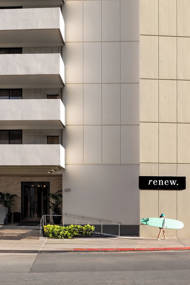 Hotel Renew — Hotel building in Honolulu, Hawaii