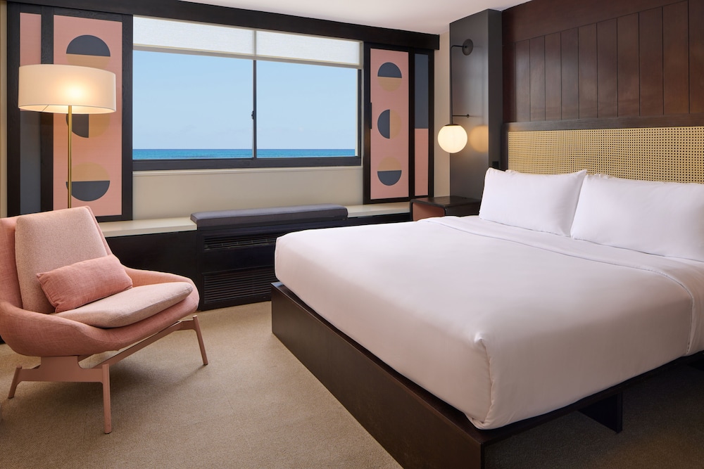 Hotel Renew — Hotel rooms in Honolulu, Hawaii