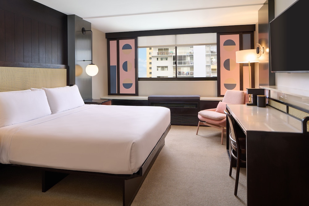 Hotel Renew — Hotel rooms in Honolulu, Hawaii
