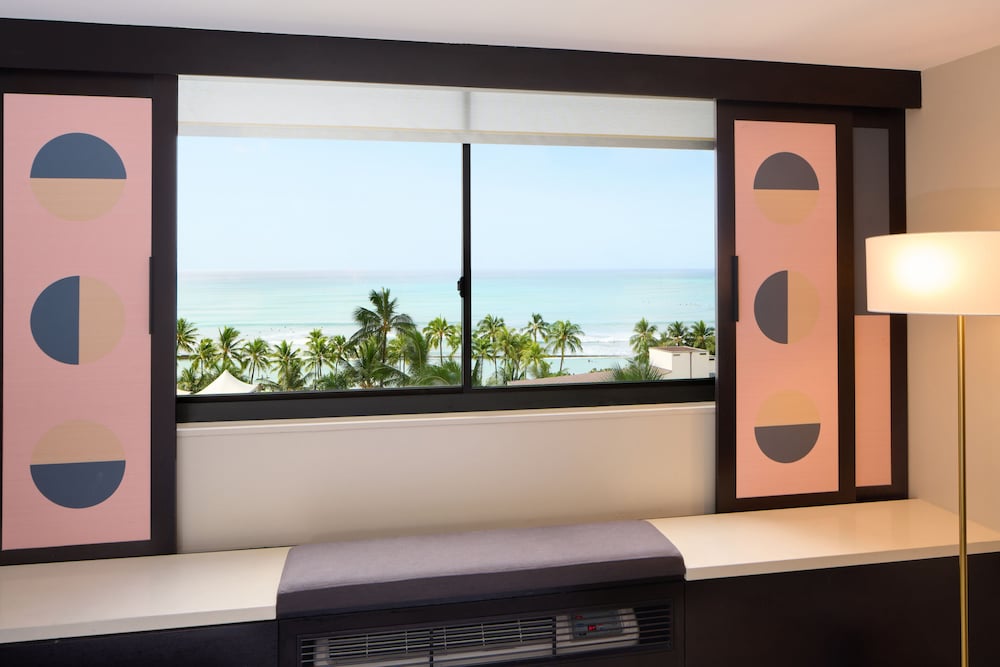 Hotel Renew — Hotel rooms in Honolulu, Hawaii