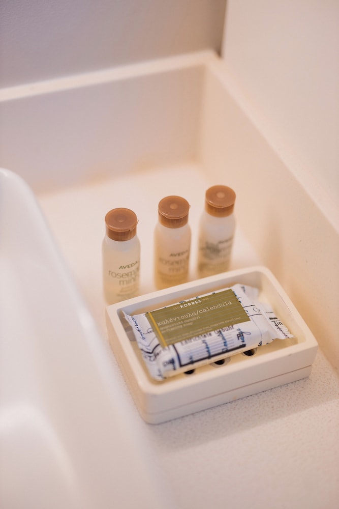 Hotel Renew — Hotel rooms in Honolulu, Hawaii