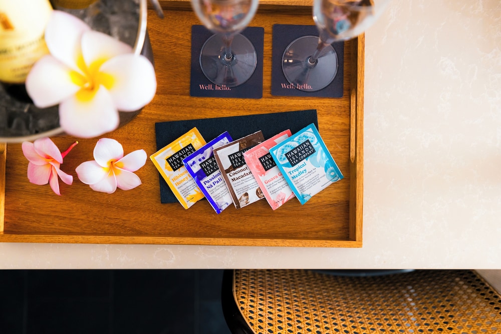 Hotel Renew — Hotel rooms in Honolulu, Hawaii