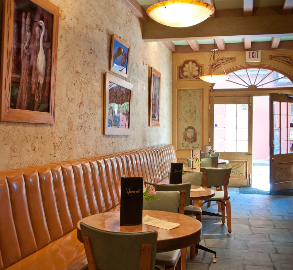 Hotel St. Marie — Restaurant & bars in New Orleans, Louisiana