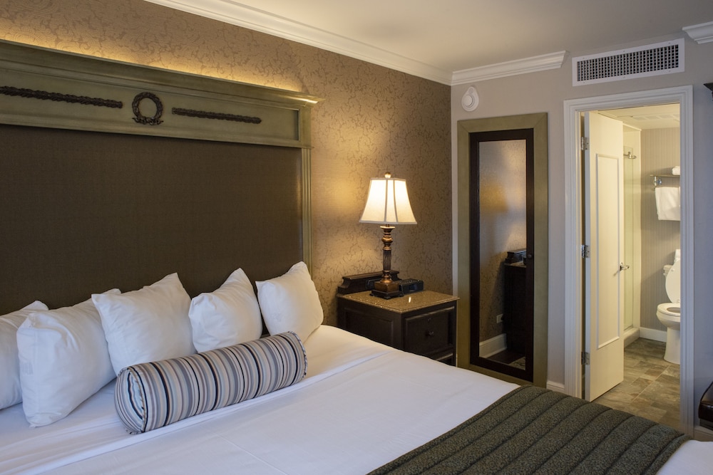 Hotel St. Marie — Hotel rooms in New Orleans, Louisiana