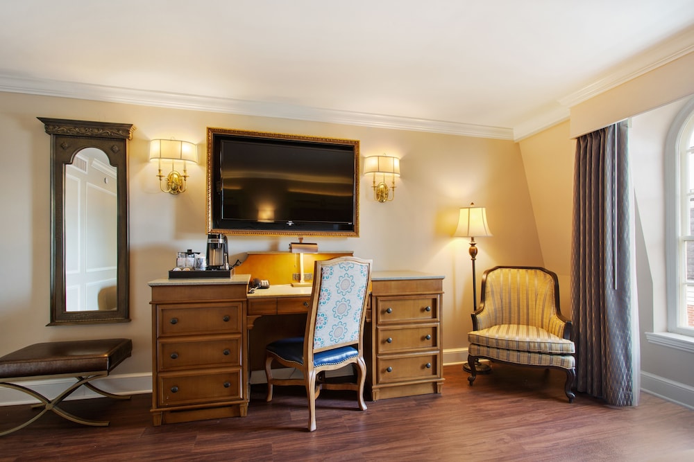 Hotel St. Marie — Hotel rooms in New Orleans, Louisiana