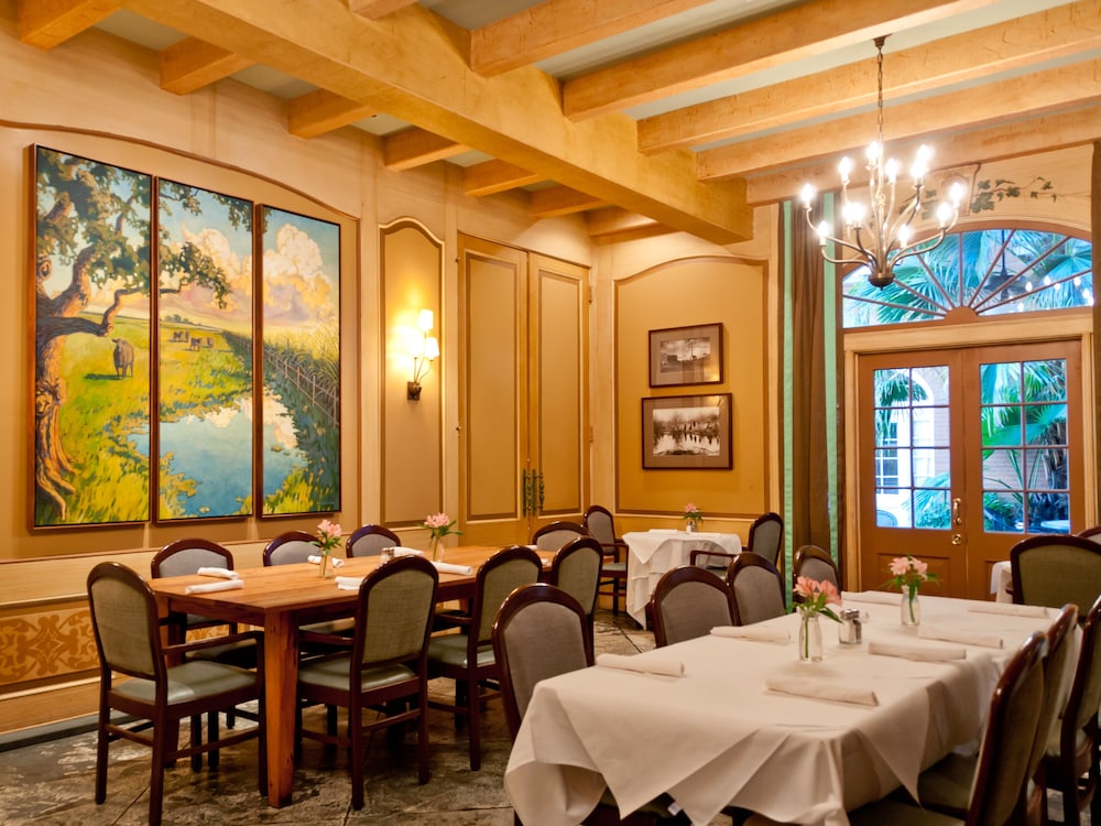 Hotel St. Marie — Restaurant & bars in New Orleans, Louisiana