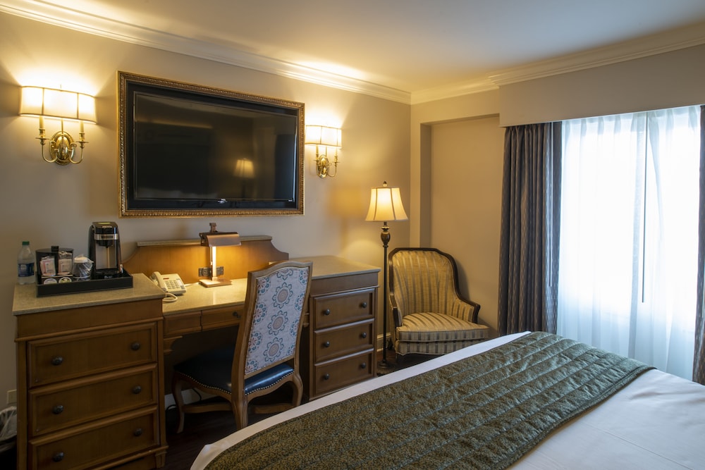 Hotel St. Marie — Hotel rooms in New Orleans, Louisiana