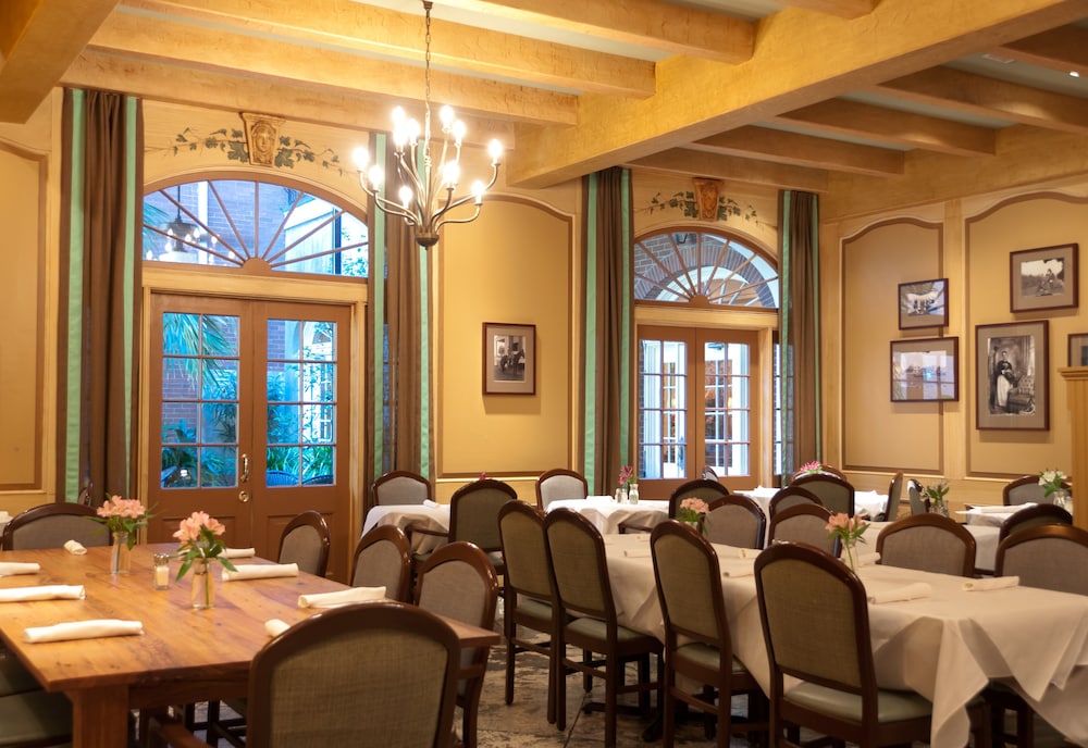 Hotel St. Marie — Restaurant & bars in New Orleans, Louisiana