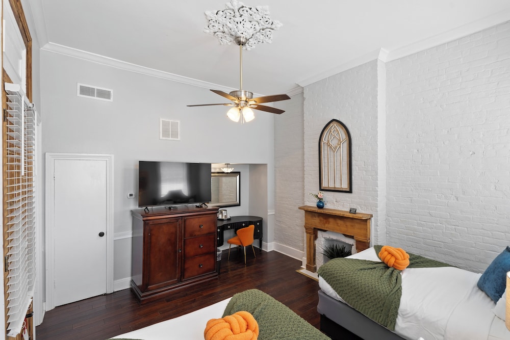 Hotel St. Pierre®, a French Quarter Inns® Hotel — Hotel rooms in New Orleans, Louisiana