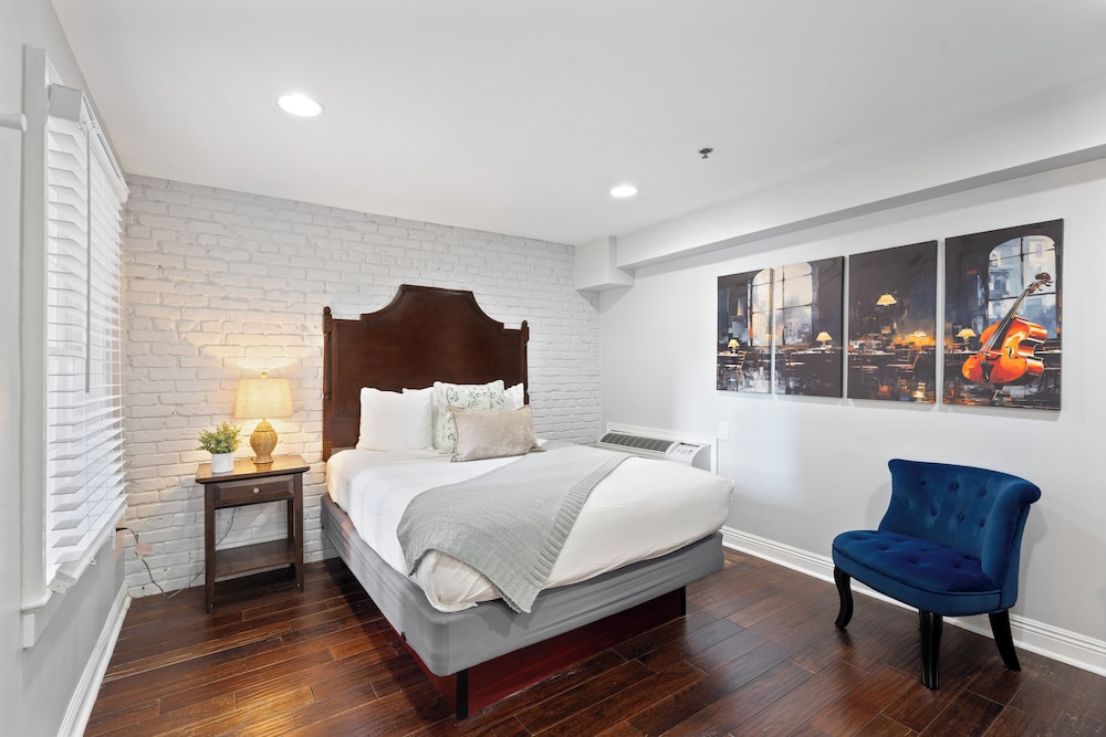 Hotel St. Pierre®, a French Quarter Inns® Hotel — Hotel rooms in New Orleans, Louisiana