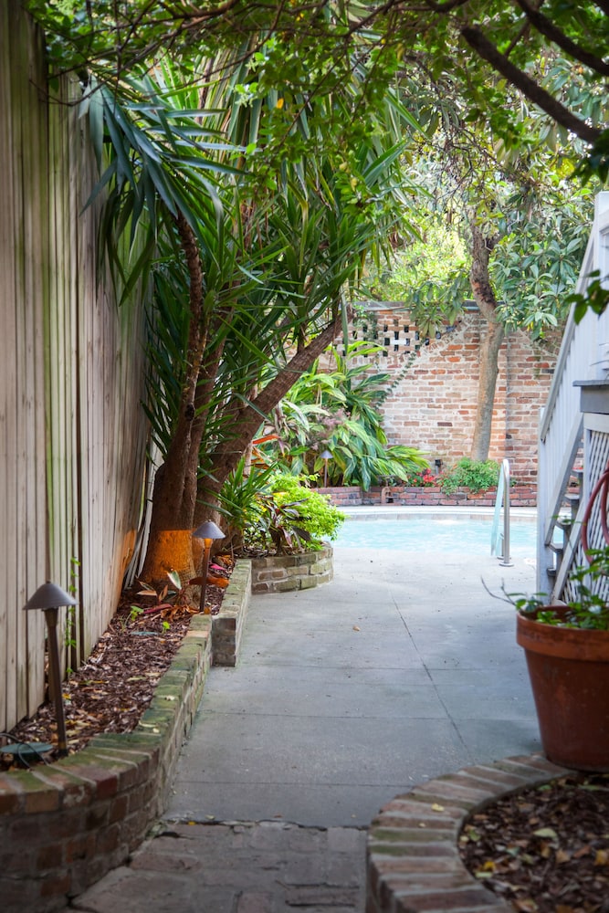 Hotel St. Pierre®, a French Quarter Inns® Hotel — Swimming pool in New Orleans, Louisiana