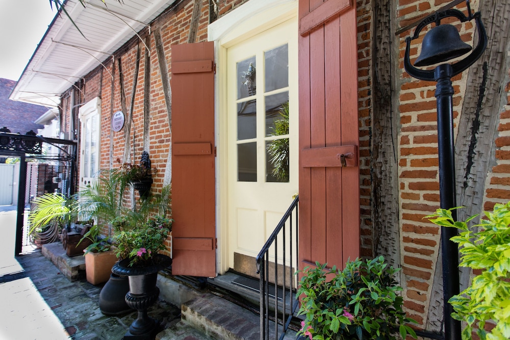 Hotel St. Pierre®, a French Quarter Inns® Hotel — Hotel building in New Orleans, Louisiana