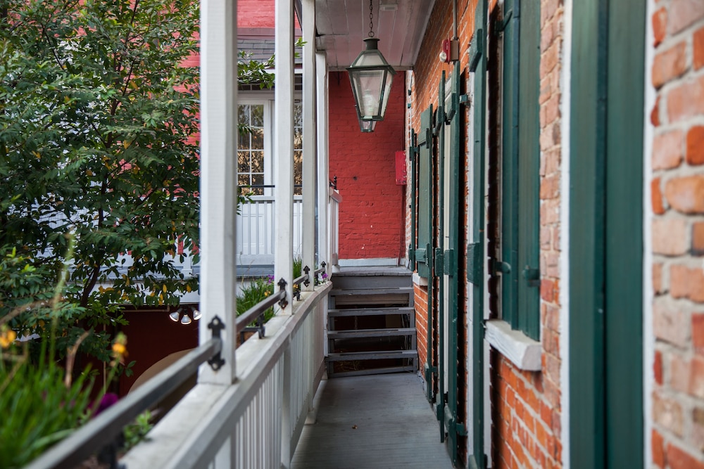 Hotel St. Pierre®, a French Quarter Inns® Hotel — Hotel building in New Orleans, Louisiana