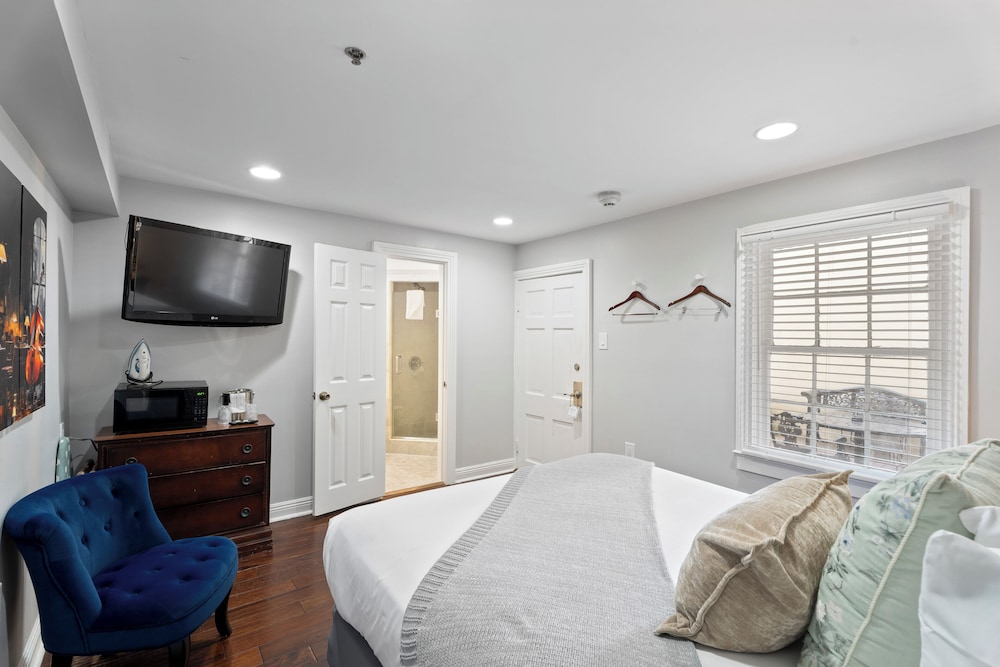 Hotel St. Pierre®, a French Quarter Inns® Hotel — Hotel rooms in New Orleans, Louisiana