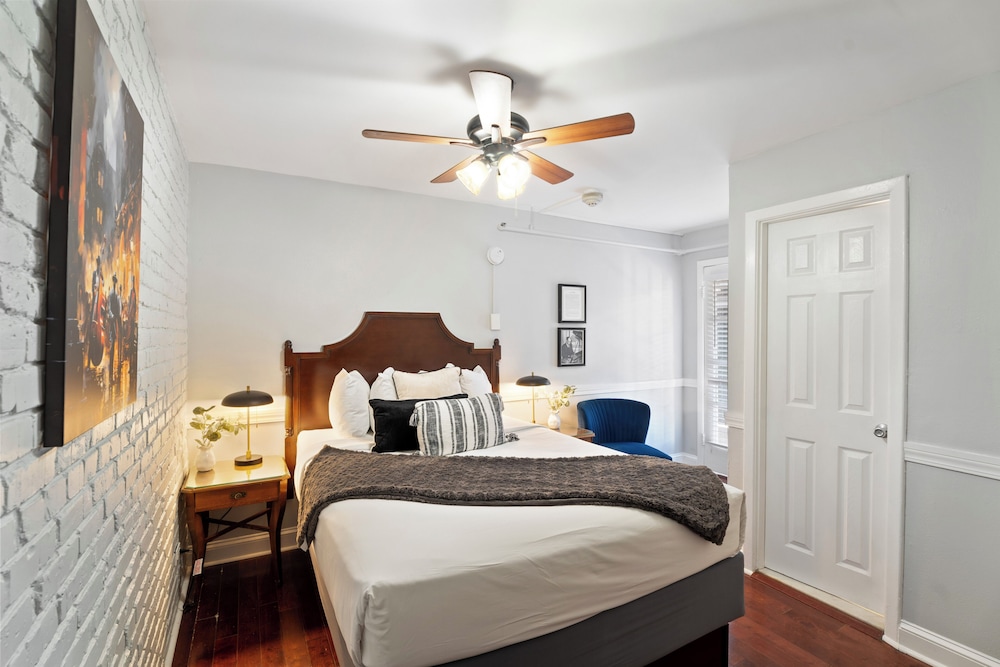 Hotel St. Pierre®, a French Quarter Inns® Hotel — Hotel rooms in New Orleans, Louisiana