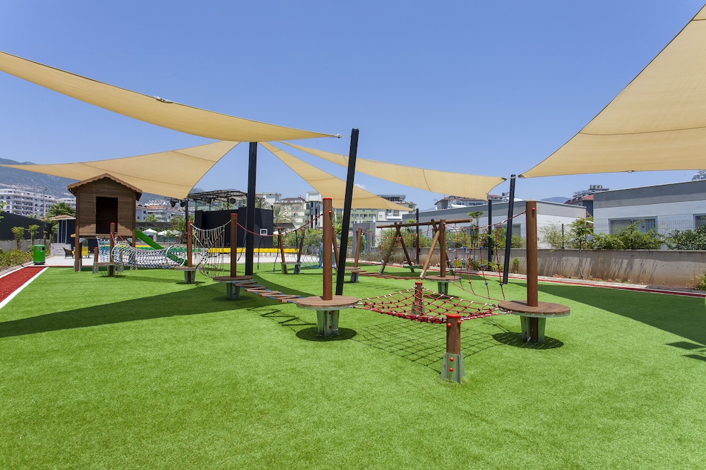 Green Garden Resort & Spa Hotel — Attractions for children in Alanya