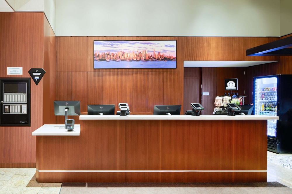Hilton Garden Inn New York/West 35th Street — Hotel building in New York City, New York State