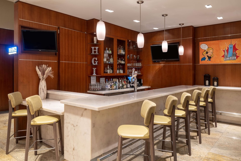 Hilton Garden Inn New York/West 35th Street — Restaurant & bars in New York City, New York State