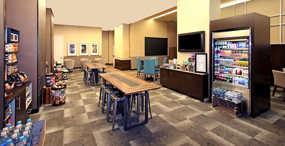 Hilton Garden Inn New York/West 35th Street — Restaurant & bars in New York City, New York State
