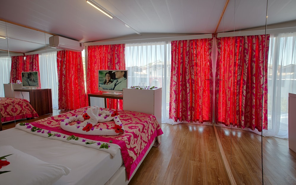 Club Hotel Anjeliq — Hotel rooms in Alanya