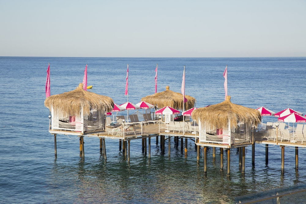 Club Hotel Anjeliq — Beach in Alanya