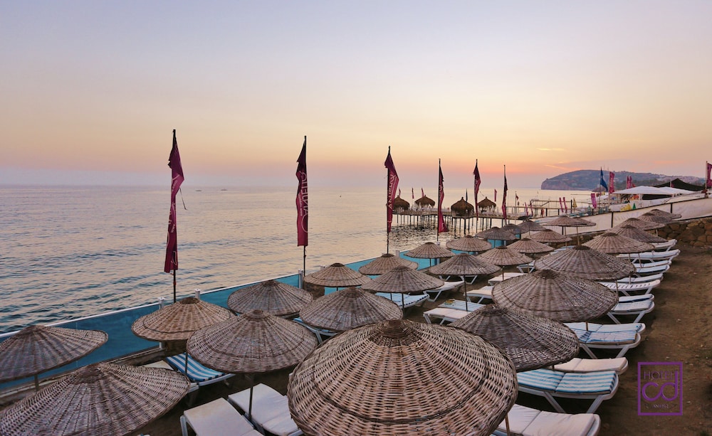 Club Hotel Anjeliq — Beach in Alanya
