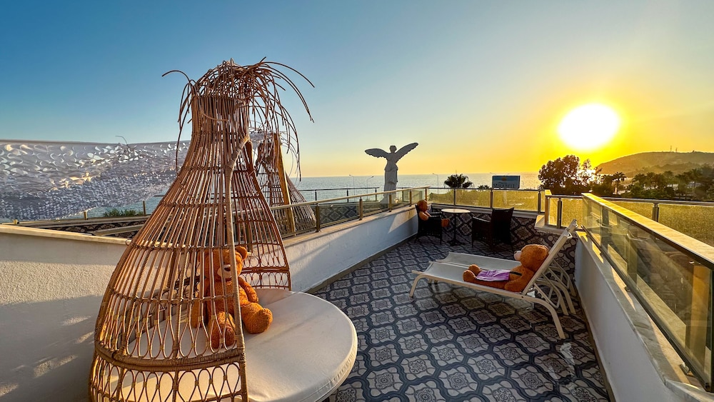 Club Hotel Anjeliq — Hotel building in Alanya