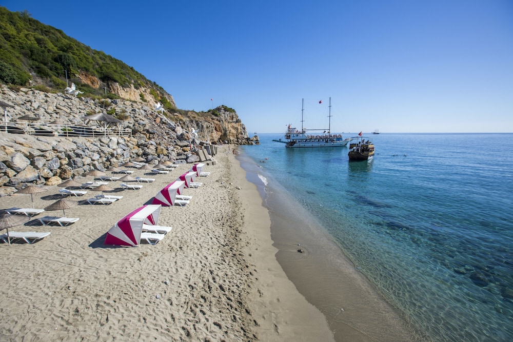 Club Hotel Anjeliq — Beach in Alanya