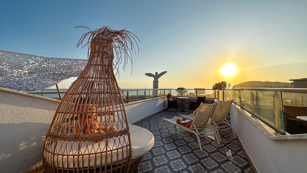 Club Hotel Anjeliq — Hotel building in Alanya