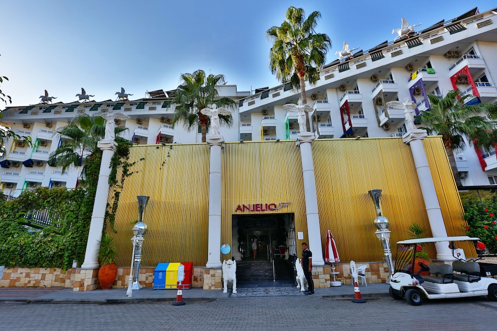 Club Hotel Anjeliq — Hotel building in Alanya