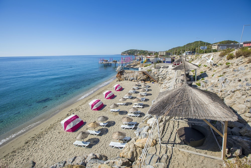 Club Hotel Anjeliq — Beach in Alanya