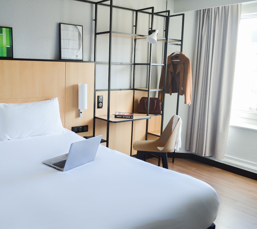 ibis Paris Tour Eiffel Cambronne 15ème — Hotel rooms in Paris, Ile-de-France