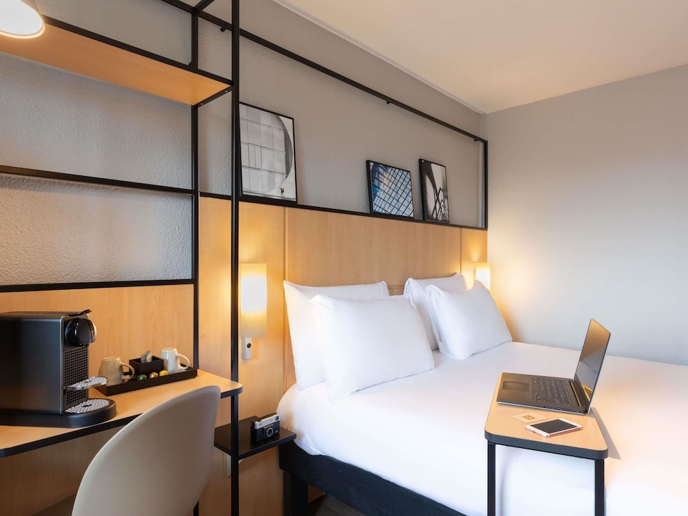 ibis Paris Tour Eiffel Cambronne 15ème — Hotel rooms in Paris, Ile-de-France