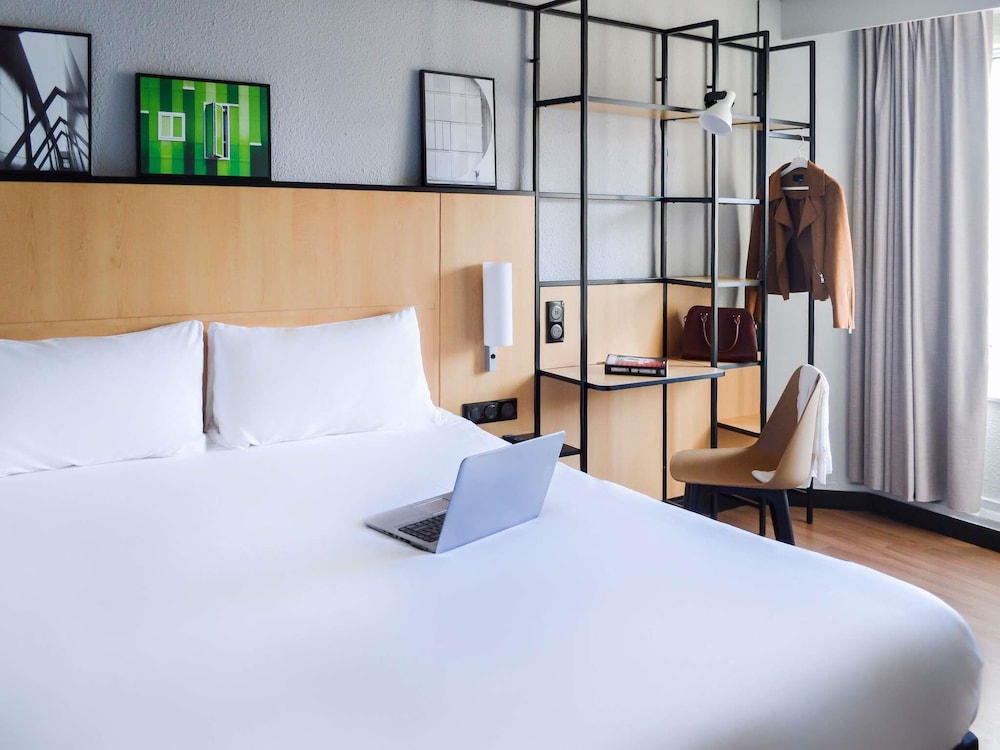 ibis Paris Tour Eiffel Cambronne 15ème — Hotel rooms in Paris, Ile-de-France