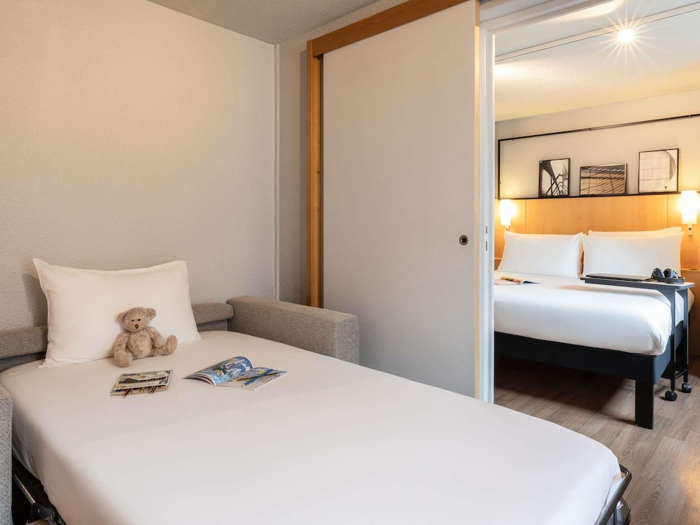 ibis Paris Tour Eiffel Cambronne 15ème — Hotel rooms in Paris, Ile-de-France