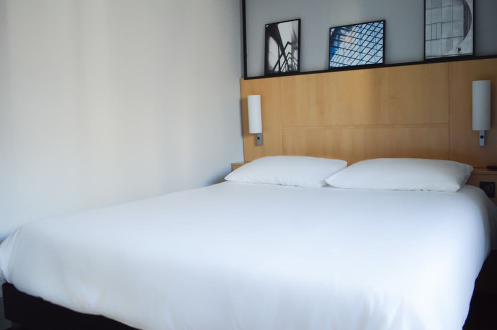 ibis Paris Tour Eiffel Cambronne 15ème — Hotel rooms in Paris, Ile-de-France