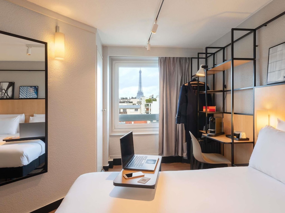 ibis Paris Tour Eiffel Cambronne 15ème — Hotel rooms in Paris, Ile-de-France