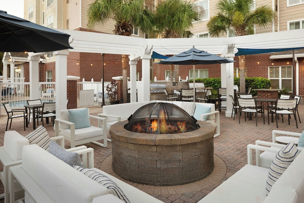 Residence Inn by Marriott Amelia Island — Restaurant & bars in Amelia Island, Florida