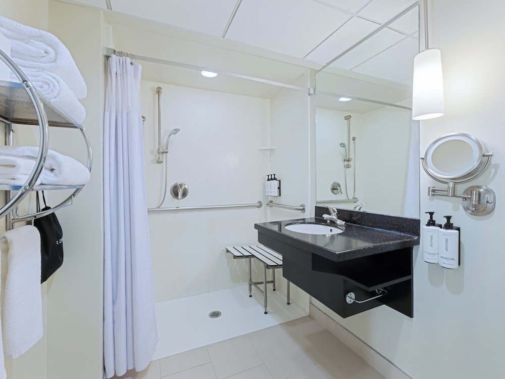 Crowne Plaza Suffern - Mahwah by IHG — Hotel rooms in Suffern, New York State